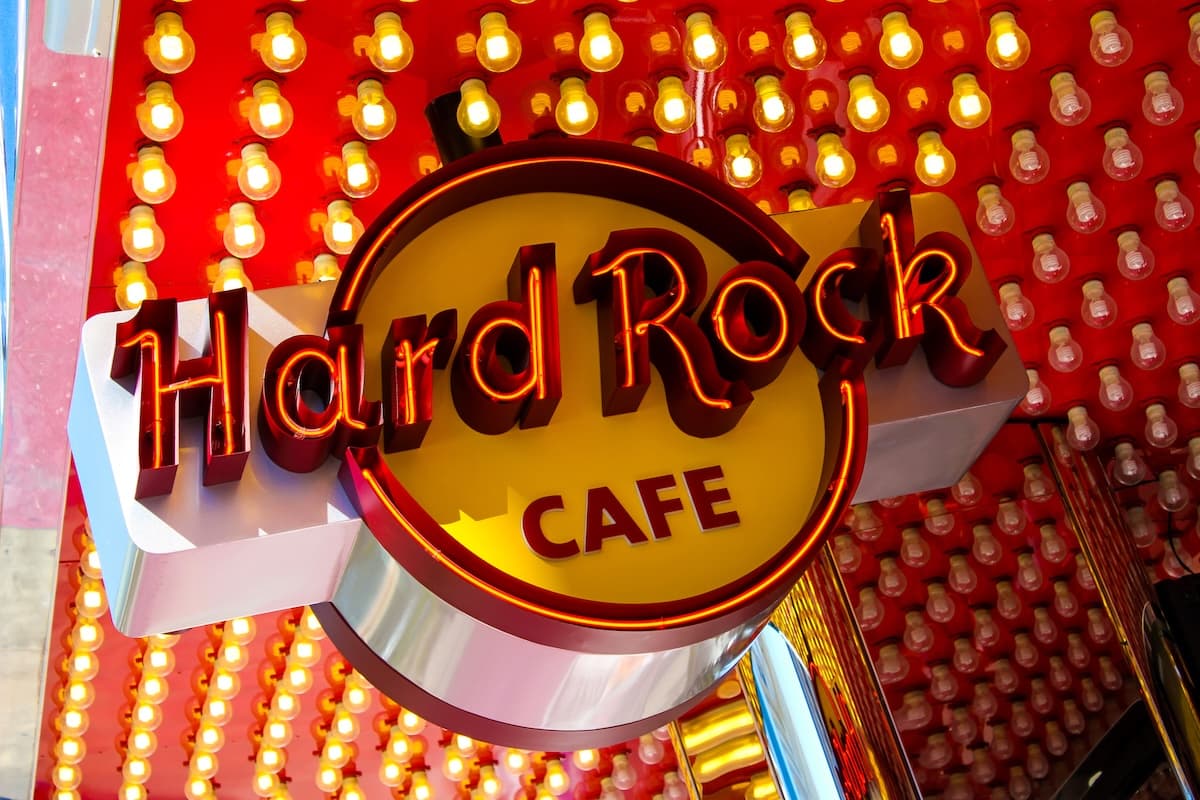 Sphera Franchise Group to open five Hard Rock Cafe restaurants in Romania, Moldova starting 2026