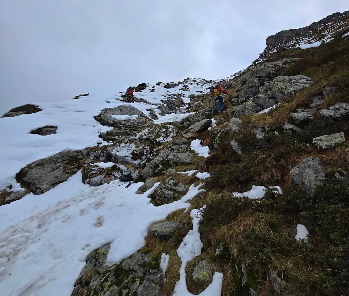 Three tourists fall to their deaths in Romania’s Făgăraș Mountains