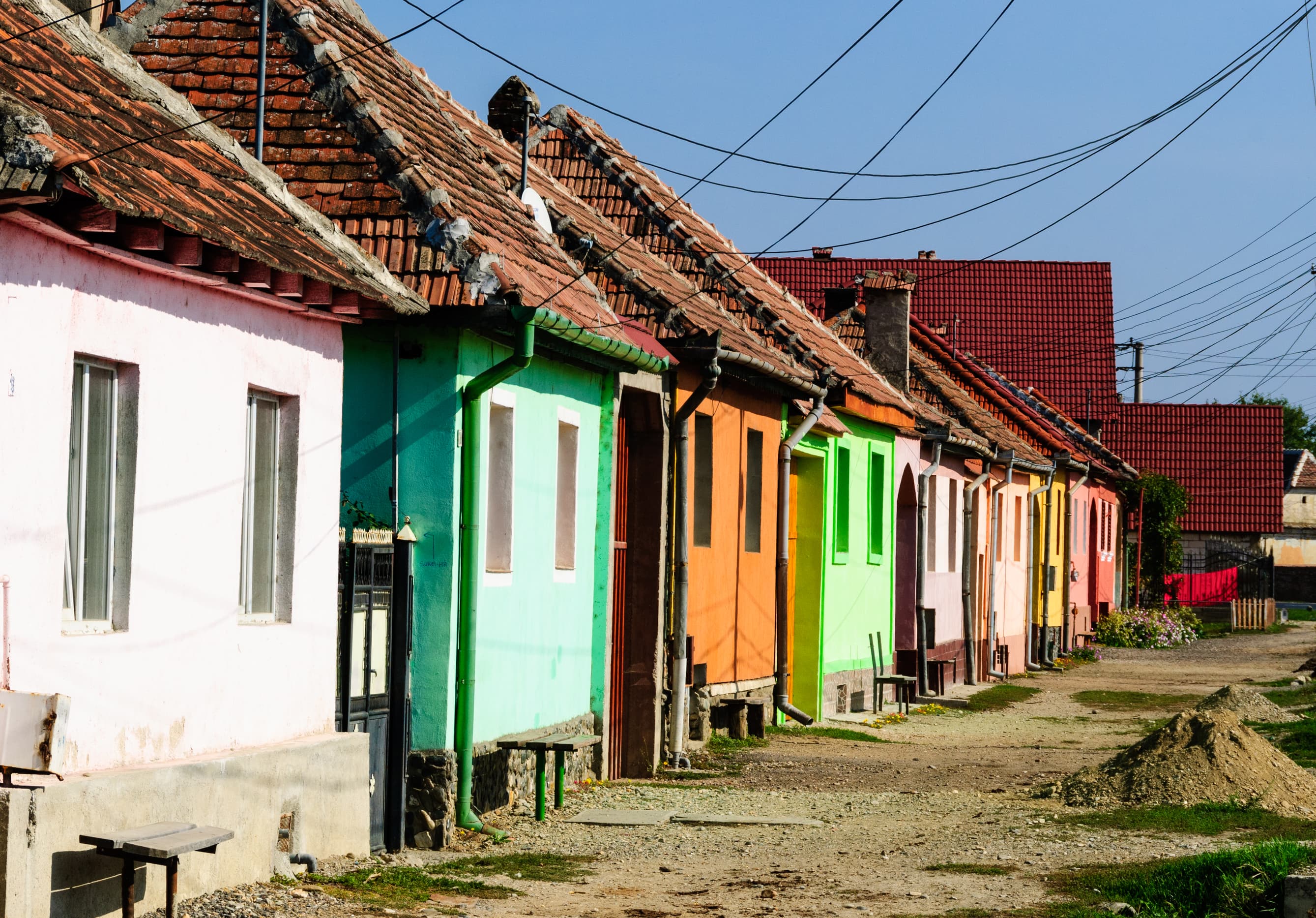 Half of small towns in Romania lack number of inhabitants to be classified as towns, report says