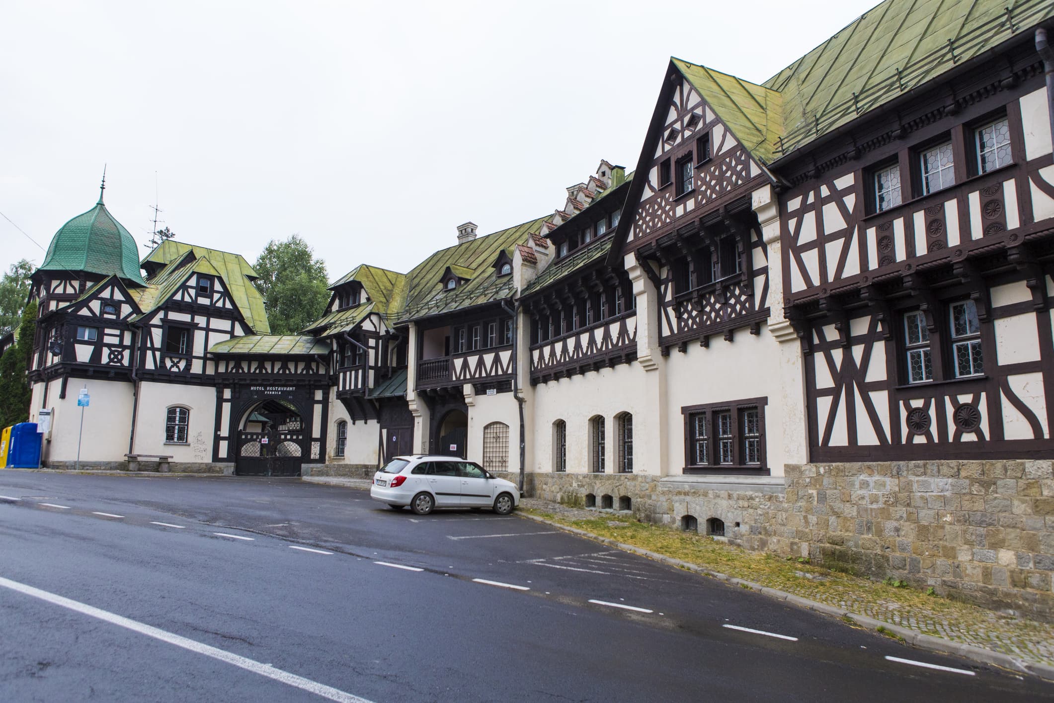 Romanian royal family puts hotel near famous Peleș Castle up for sale