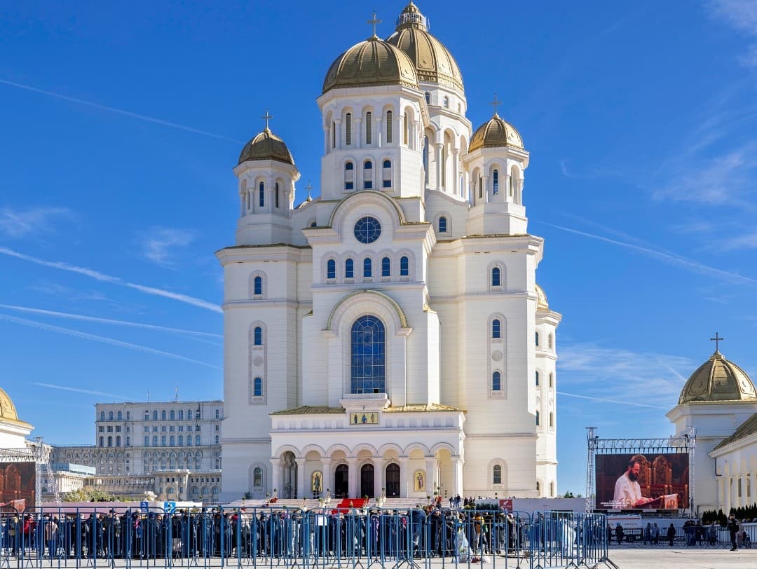 Recently opened Bucharest National Cathedral restricts visitors’ access for interior works