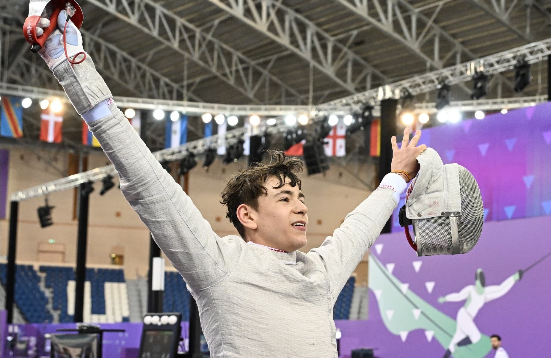 Romanian saber fencer Vlad Covaliu named world’s best in junior category for second year