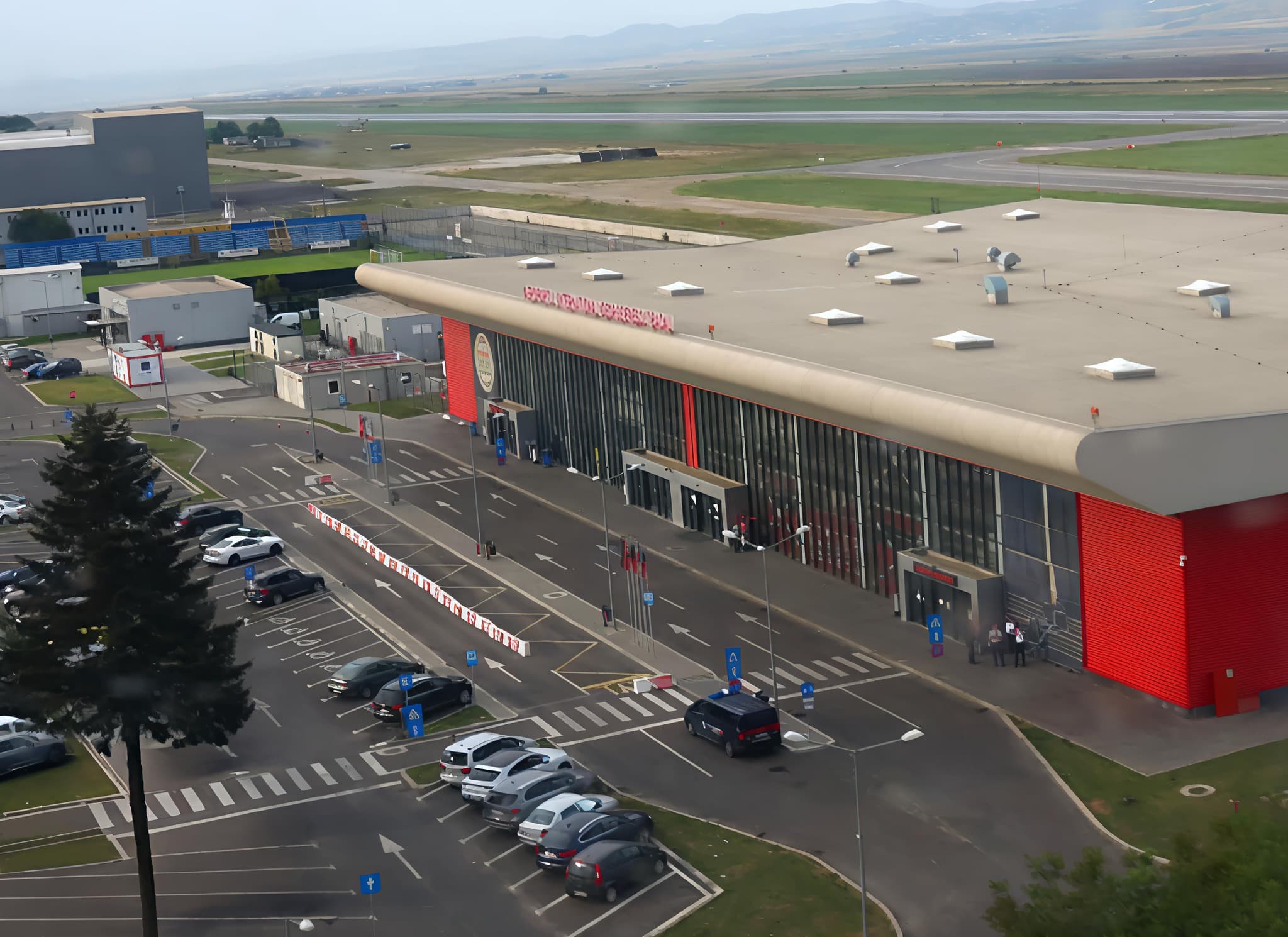 Eastern Romania: Bacău airport receives EUR 5 mln EU grant for new PV park