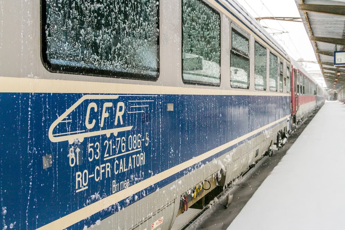 Over 20 trains cancelled in Romania as heavy snow shuts key rail routes
