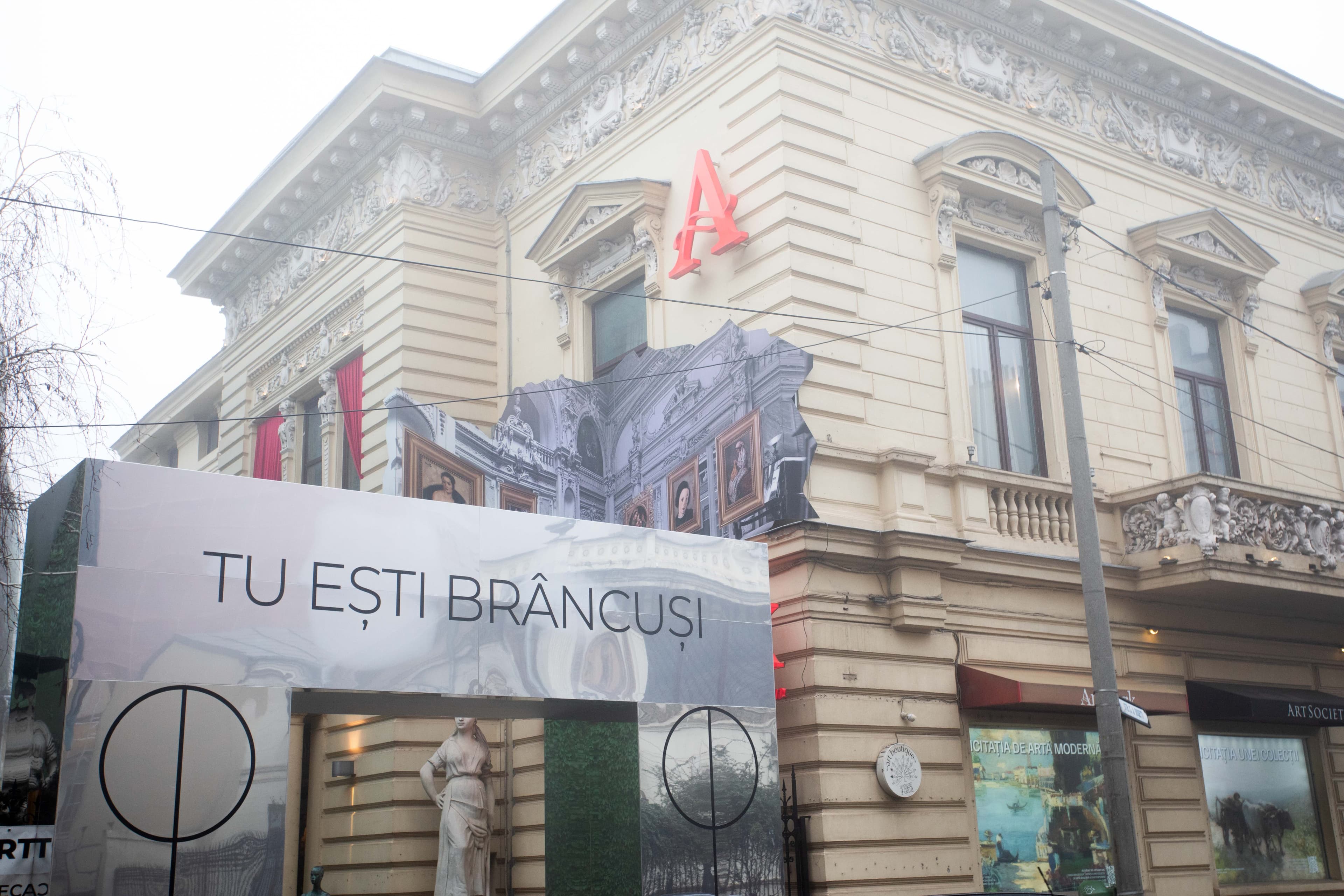 Romanian sculptor Constantin Brâncuși’s “Gate of the Kiss” recreated in Bucharest