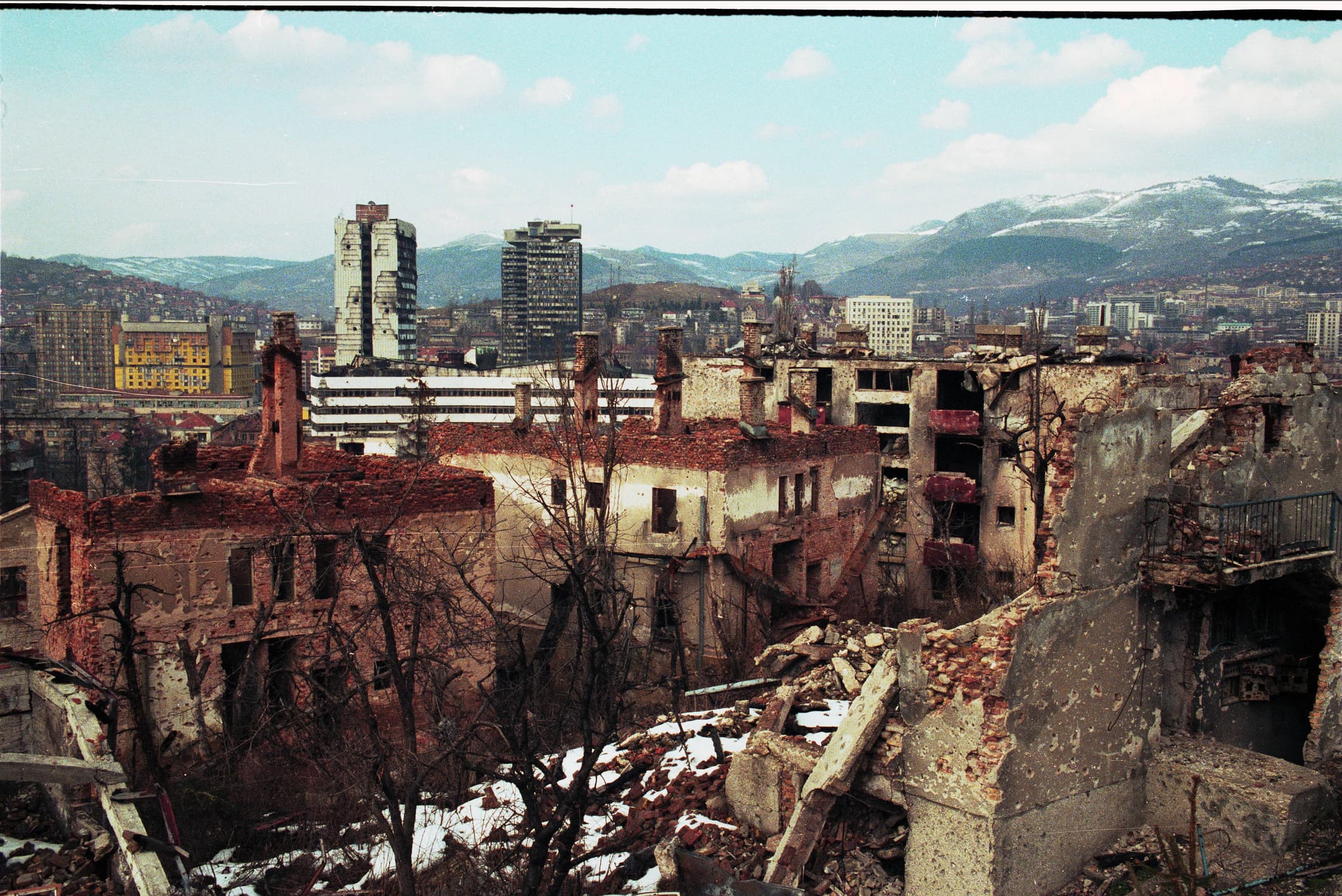 Romanian woman sniper allegedly among foreigners who paid to shoot civilians during Sarajevo siege