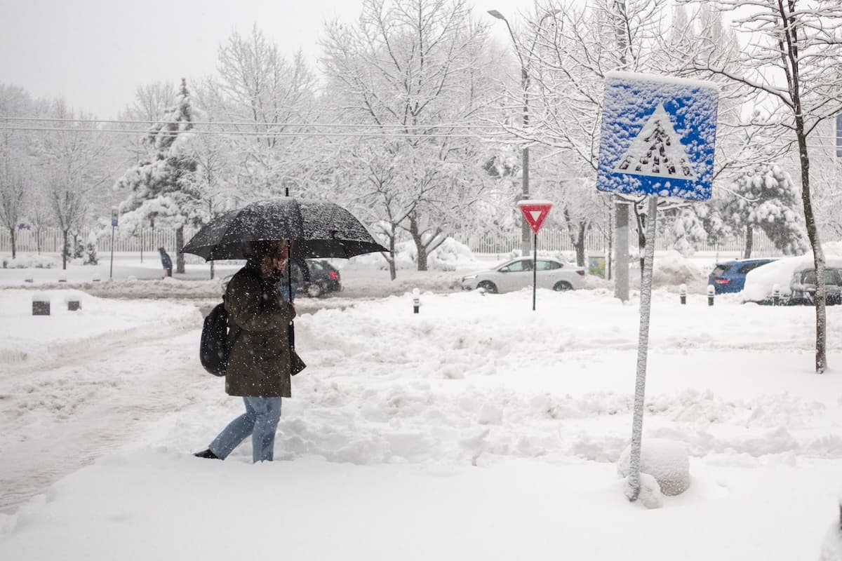 Yellow alert issued for 16 counties and Bucharest as snow and strong winds return this weekend