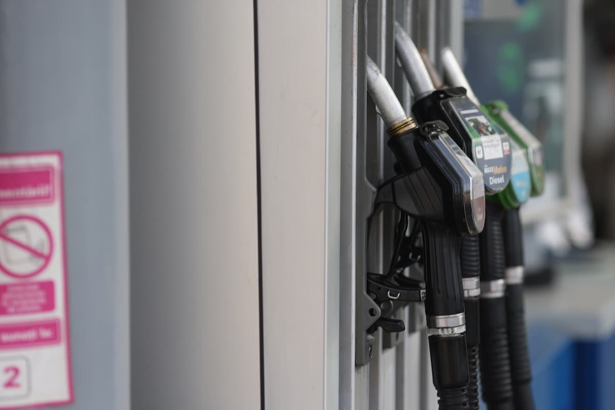 Romanian government to declare fuel market crisis, introduce price control measures