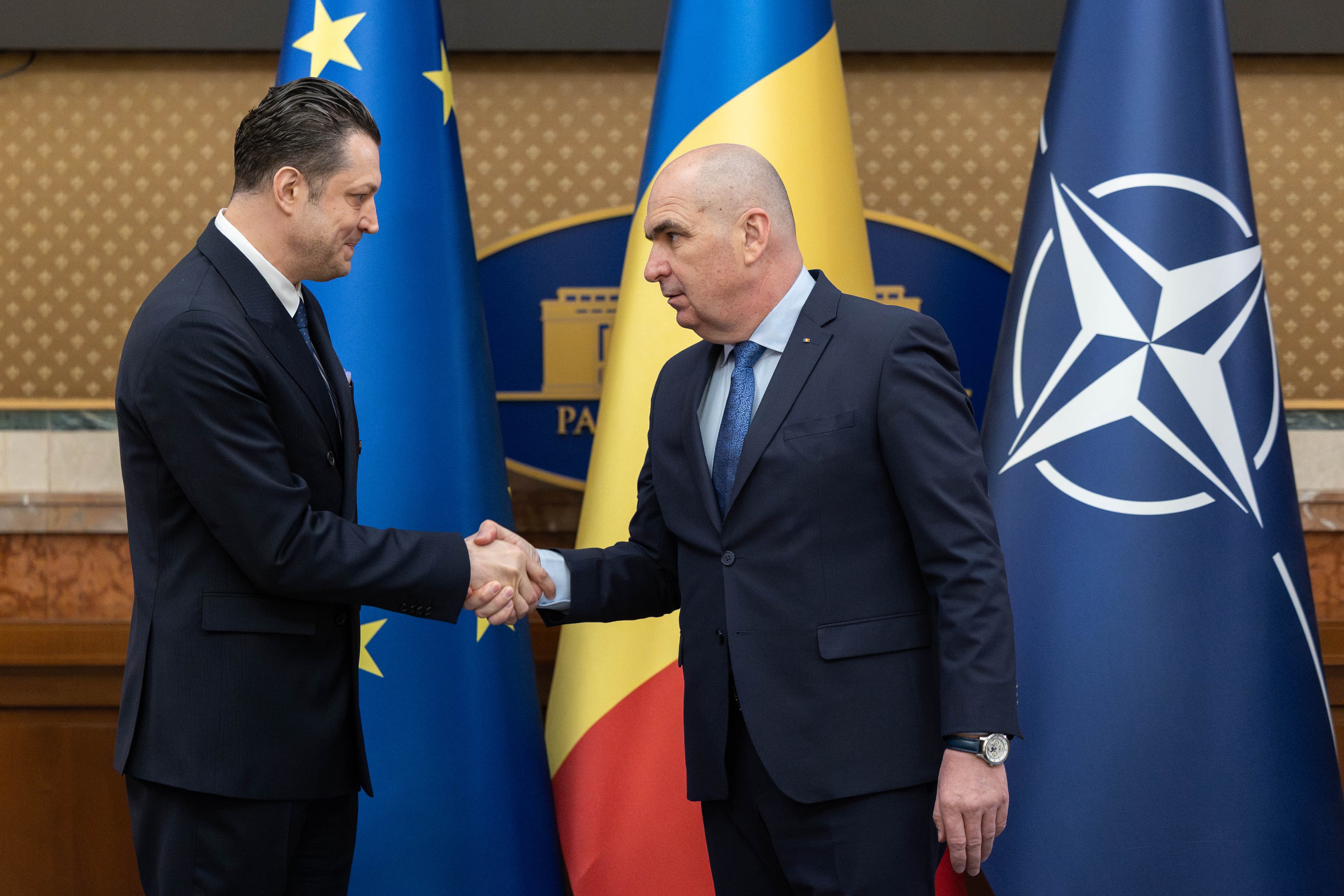Romanian prime minister receives new ambassador from Republic of Moldova