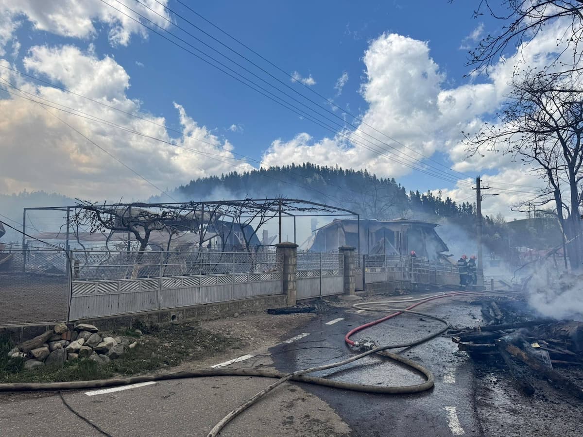 Romanian government to grant aid after fire damages about 30 homes in Vrancea village