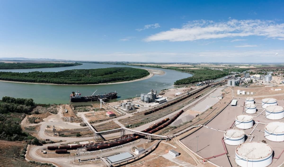 Romanian minister announces Constanta port took over Moldova’s sole seaport Giurgiulesti