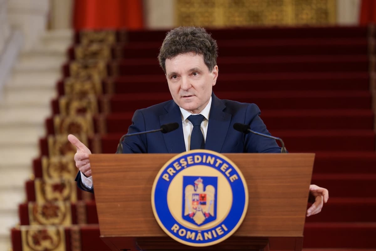 Romanian president continues consultations for new ruling majority