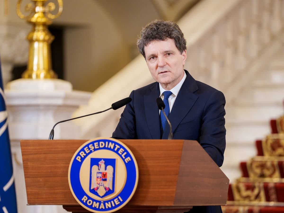 Romania will stay on pro-Western path regardless of no-confidence vote, president says