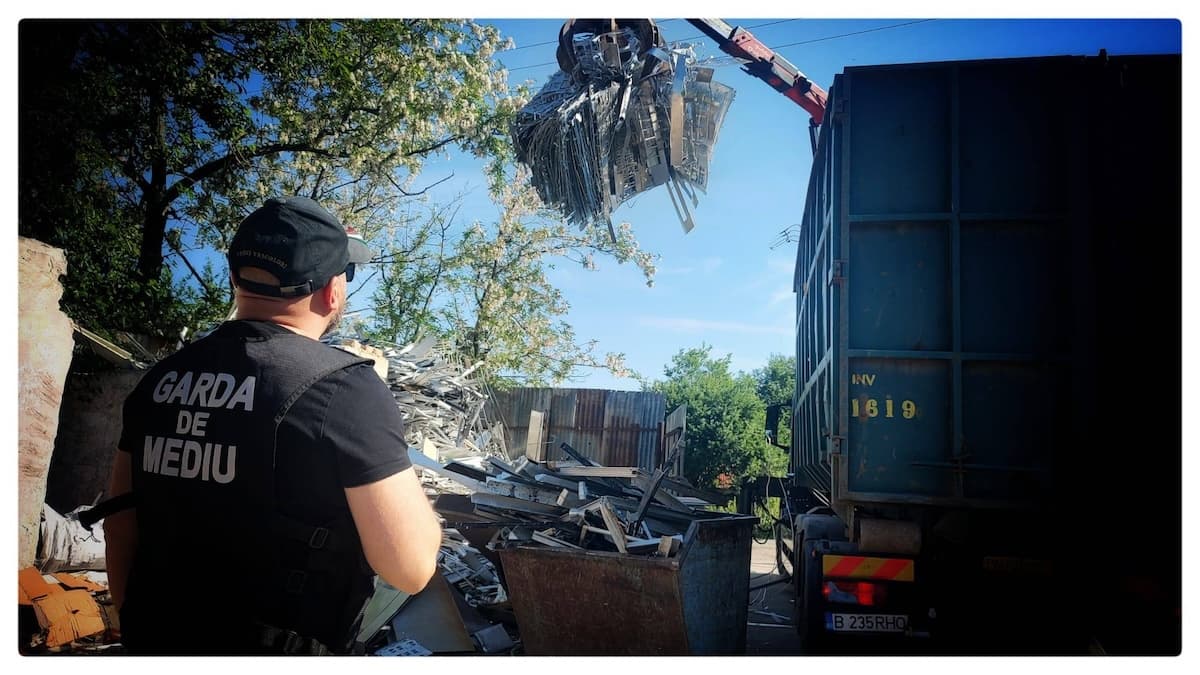 Authorities seize 136 tonnes of waste after major raid in Sintești near Bucharest