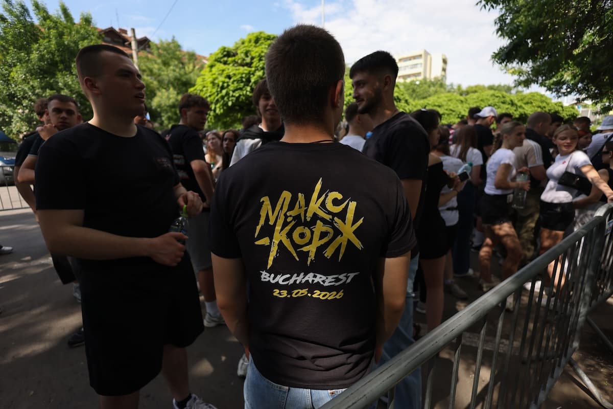 Fans of anti-war Belarusian rapper Max Korzh fill National Arena in sold-out Bucharest concert