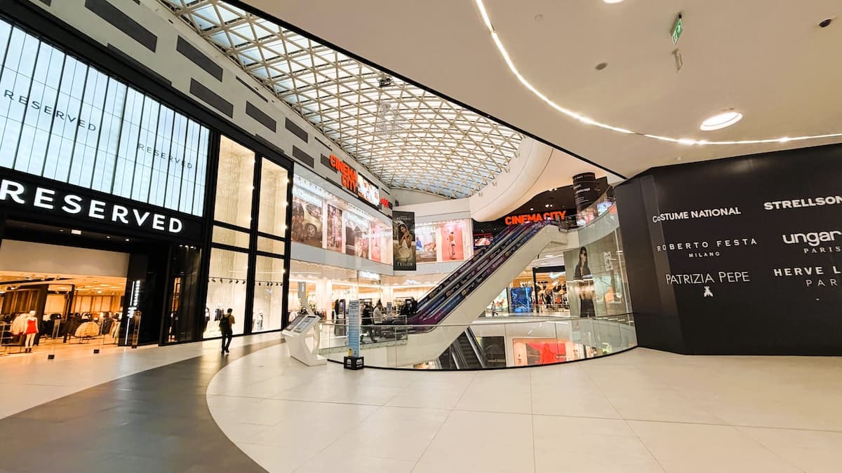 Romanians spend 17% more at malls than two years ago, study finds