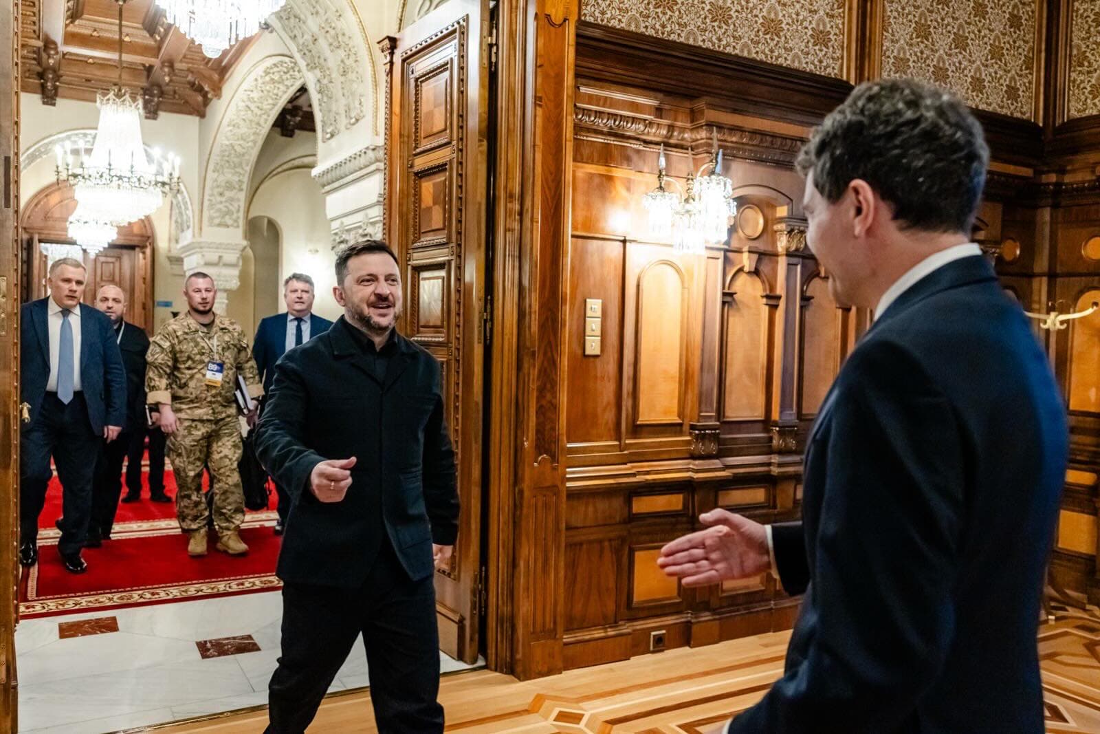 Nicușor Dan and Volodymyr Zelenskyy hold meeting in Romania to discuss defense, EU integration