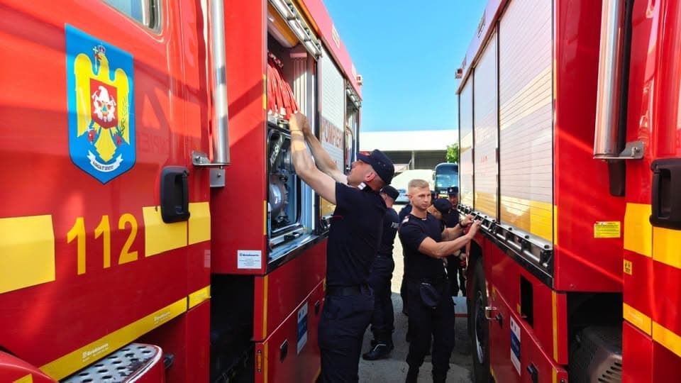 Romanian firefighters deployed to France for EU-backed wildfire response mission