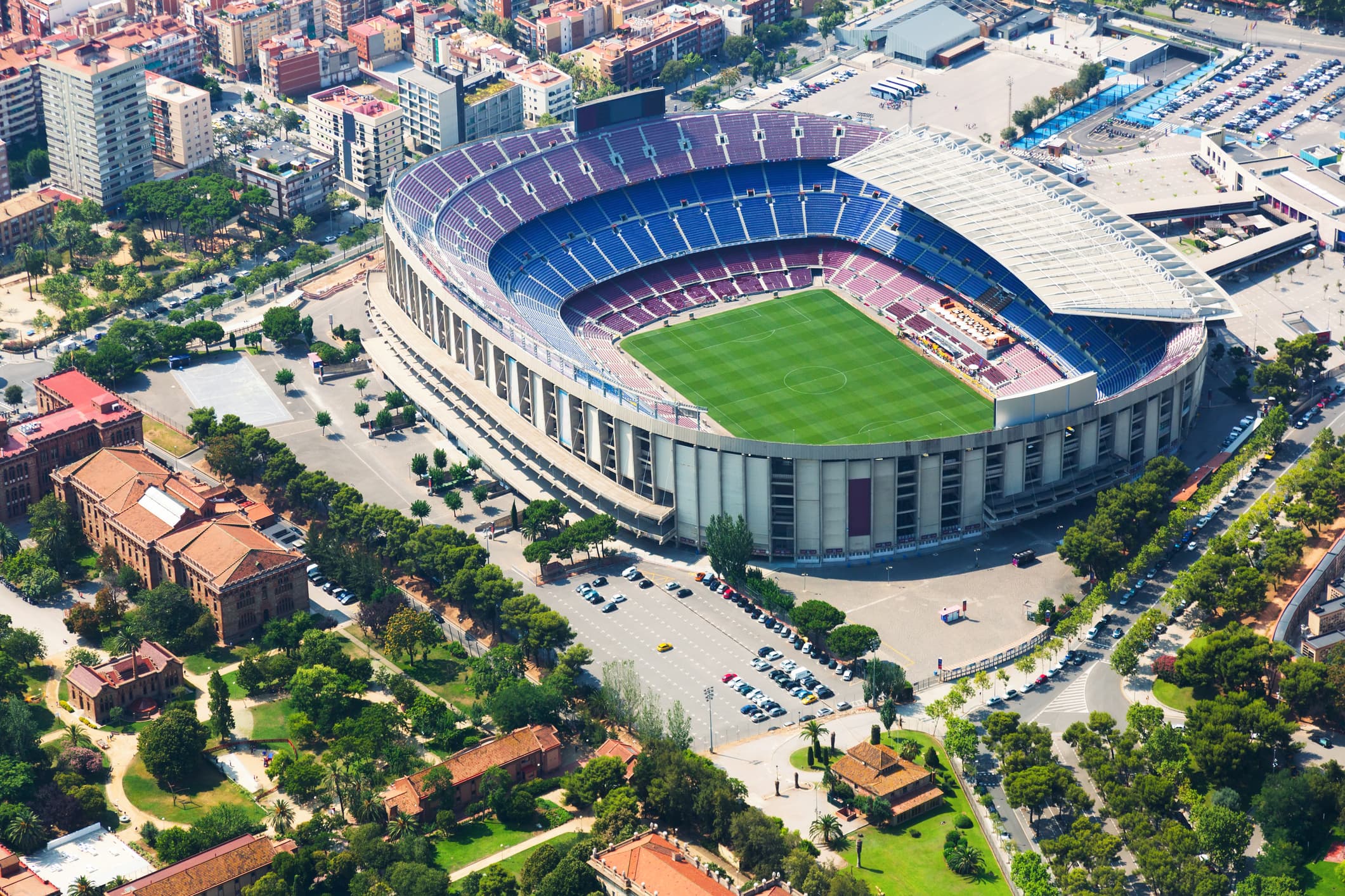 Romanian worker dies after being struck by beam at Barcelona’s Camp Nou stadium