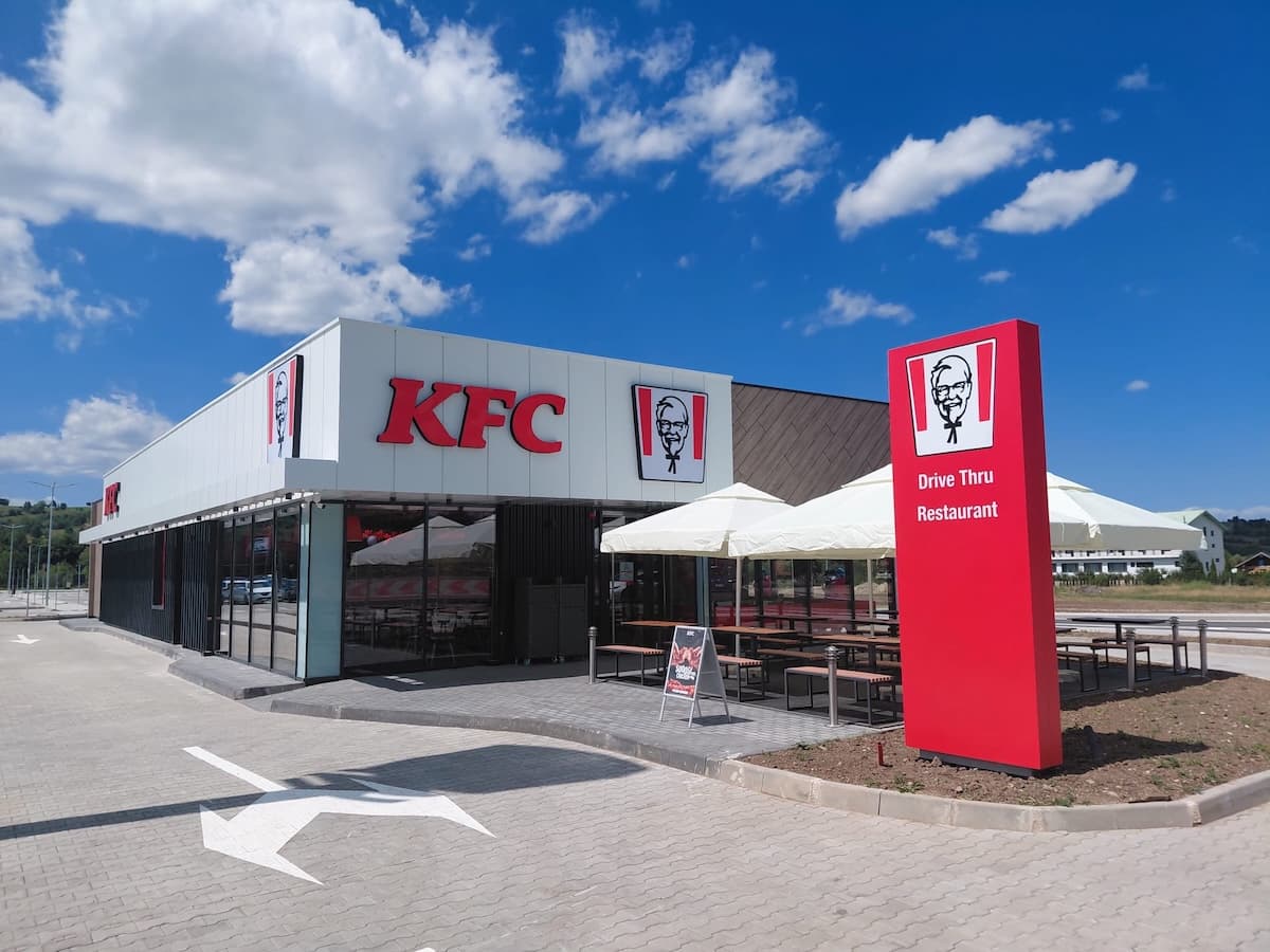 KFC opens first Drive Thru restaurant near Romania’s Bran after EUR 1 mln investment
