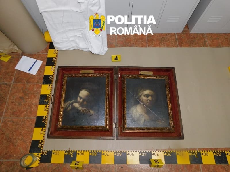 Romanian police return 10 stolen paintings worth over EUR 90,000 to Italy