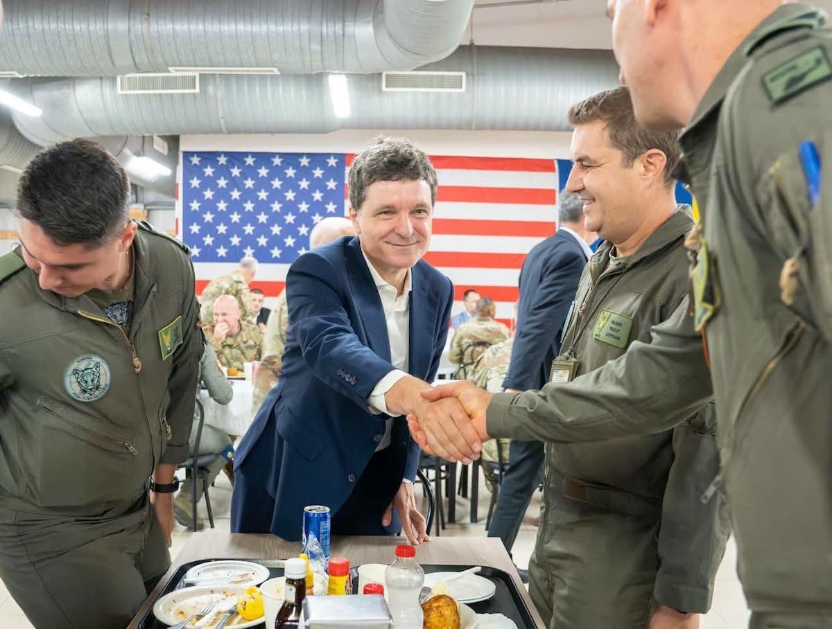 Romanian president meets US Congress delegation at Mihail Kogălniceanu Air Base