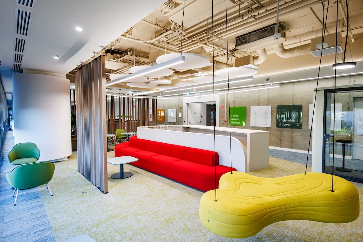 UniCredit relocates Iași operations hub to 7,000 sqm office in Palas complex