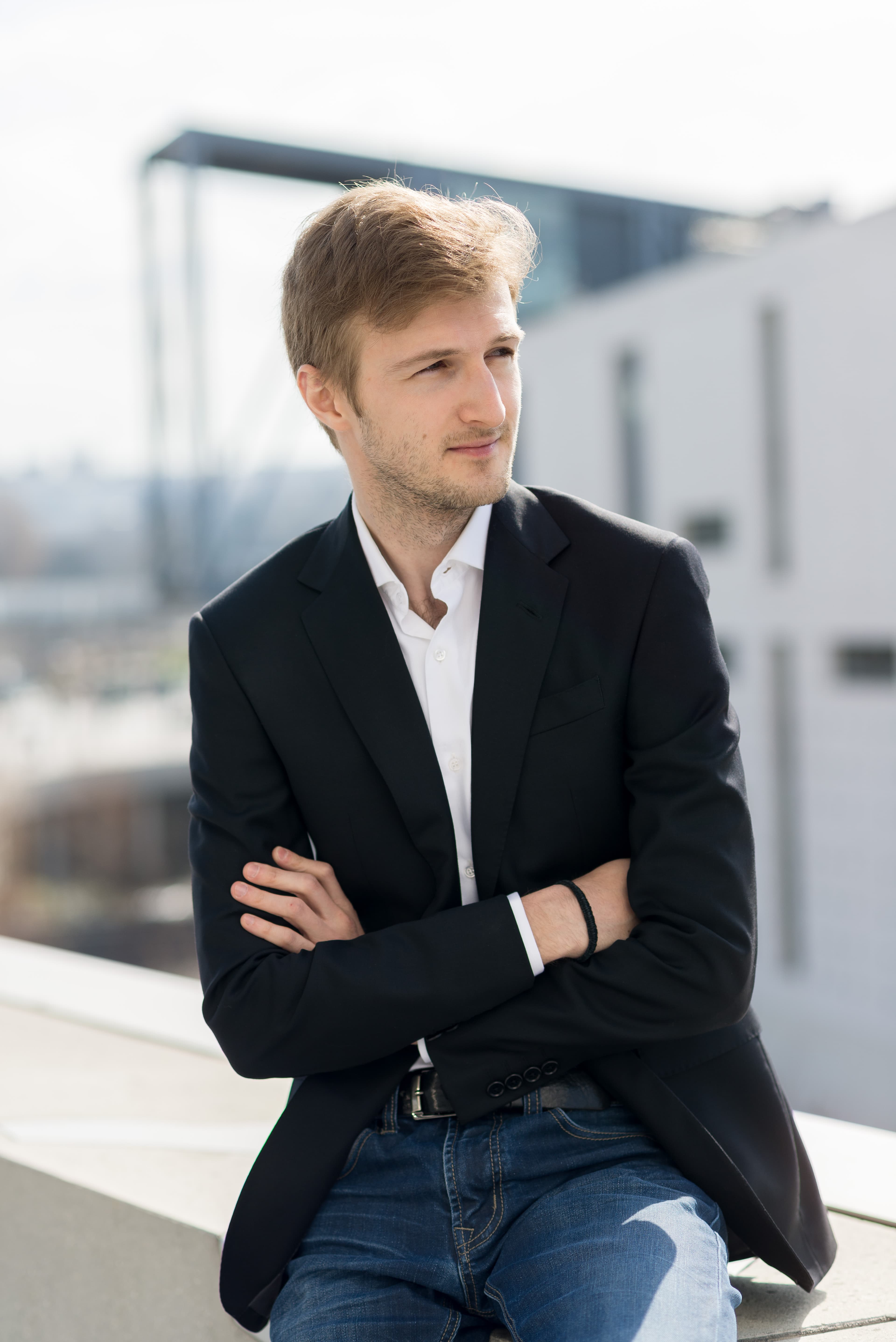Young Romanian-born conductor named new music director of Canadian orchestra