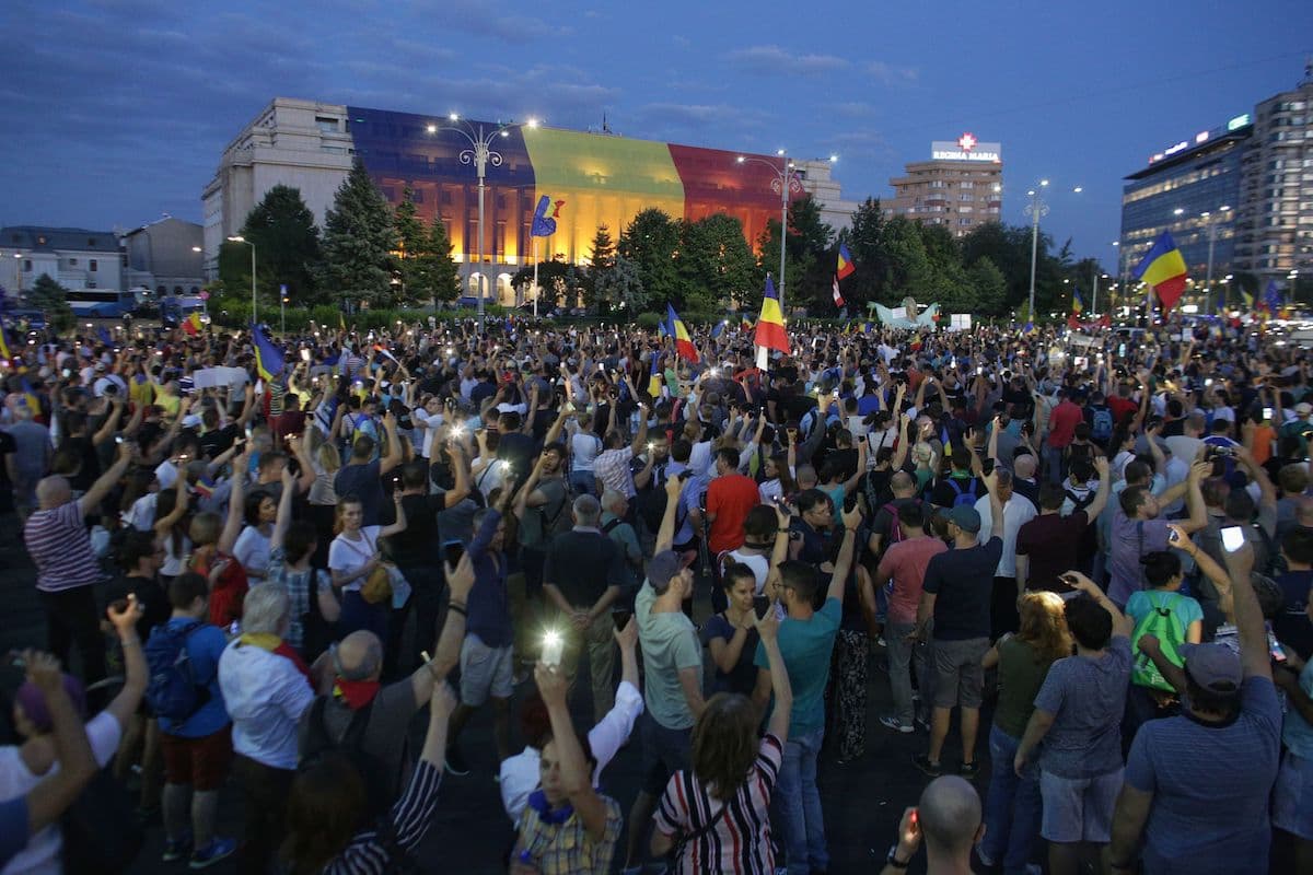 Pianist Davide Martello cancels shows in Germany to come to Bucharest street protest this Saturday