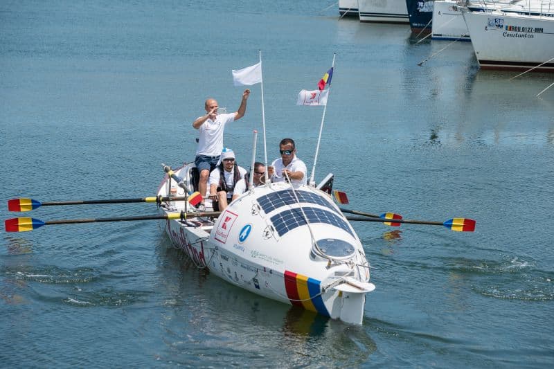 Romanians set new world record crossing Black Sea by rowboat