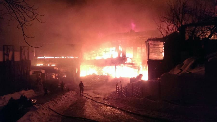 Update: Strong fire burns down famous Bamboo Club in Bucharest, five people still hospitalized