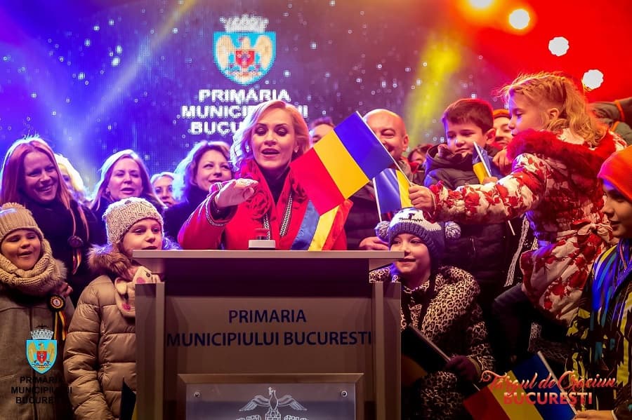 Bucharest lights up for the holidays, Christmas Market officially opens on Romania’s National Day