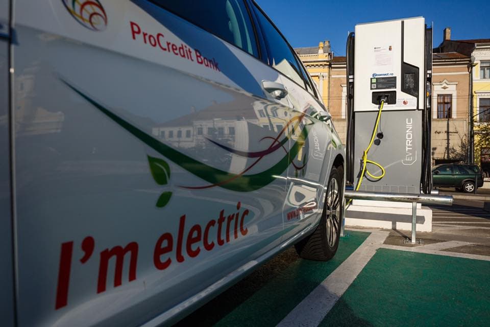 Cluj-Napoca City Hall opens free charging stations for electric cars