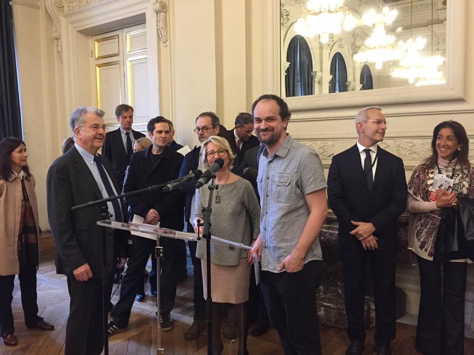 Romanian artist wins 2017 Guerlain Drawing Prize