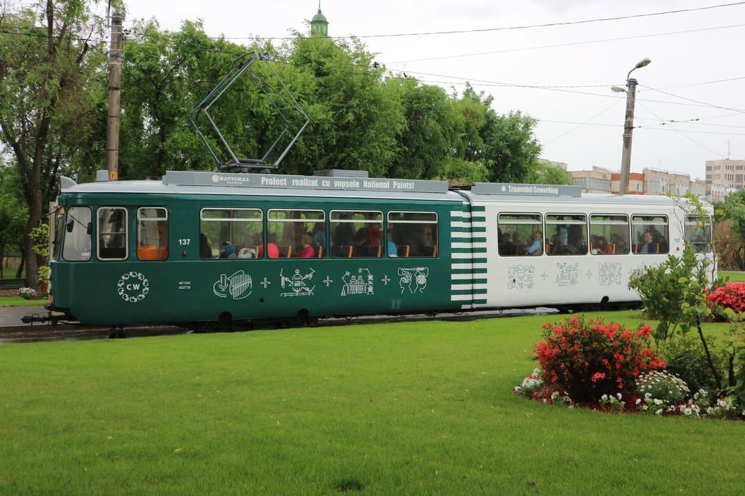 Eastern Romania city has “co-working tram”