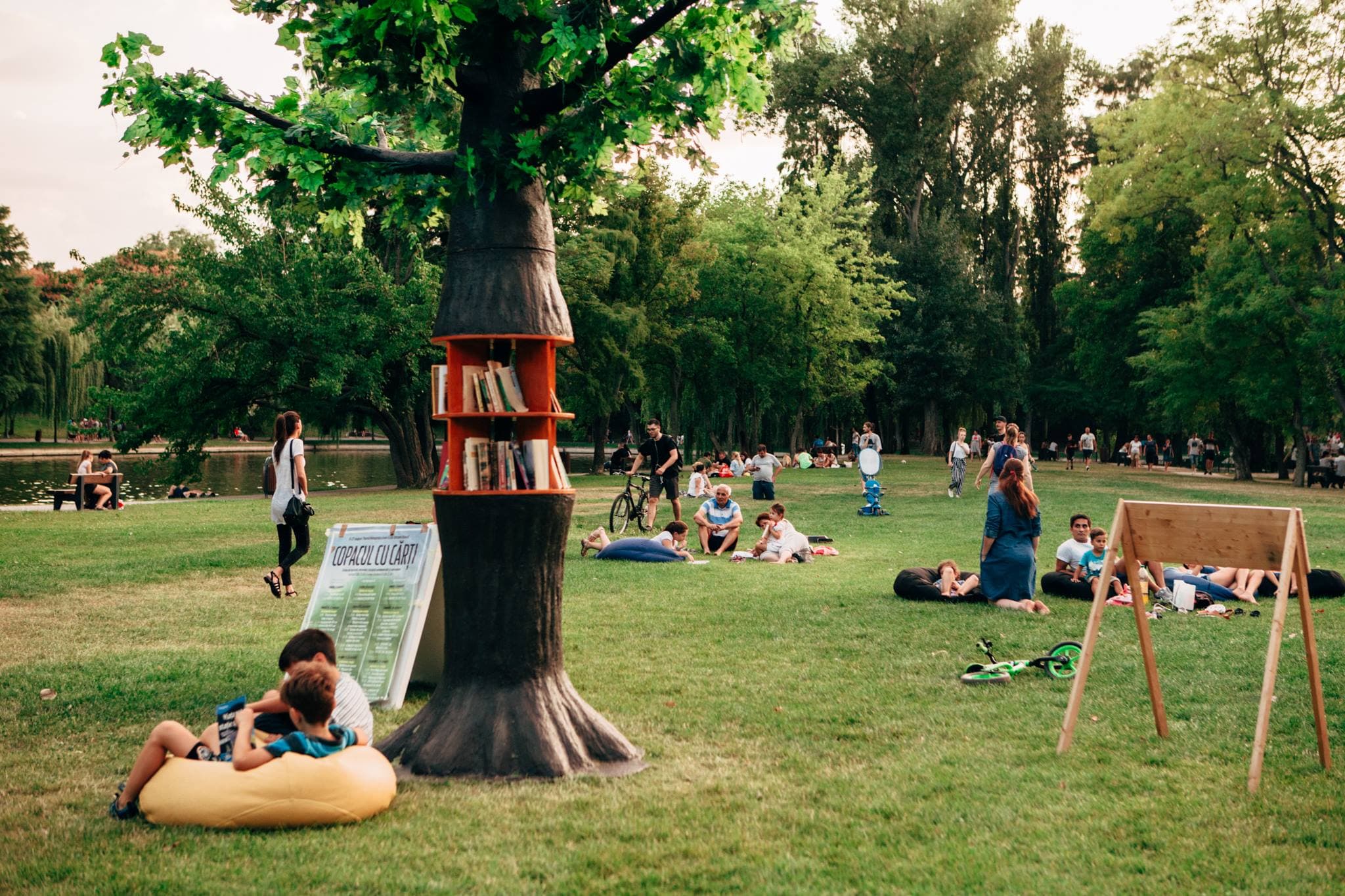 Event promoting reading kicks off in central Bucharest park