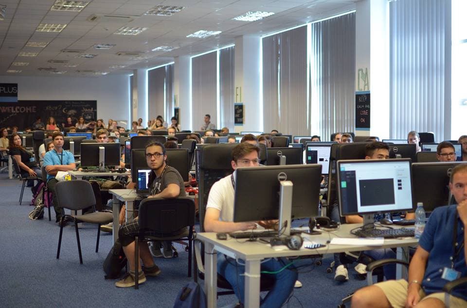 Free programming school opens in Bucharest