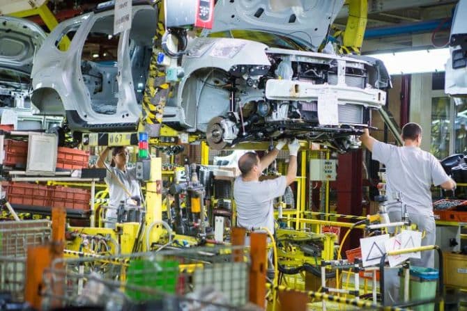 Economy vs. coronavirus: Romania’s biggest company Dacia will suspend activity due to COVID-19. Ford has also announced a similar measure