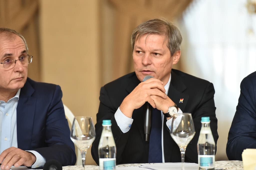 Romania’s would-be opposition leader Ciolos fails to get EPP support