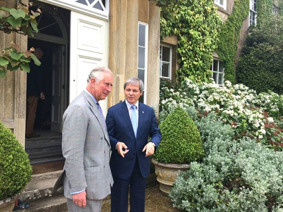 Former PM Ciolos meets Prince Charles, talks include ways to support Romanian farmers