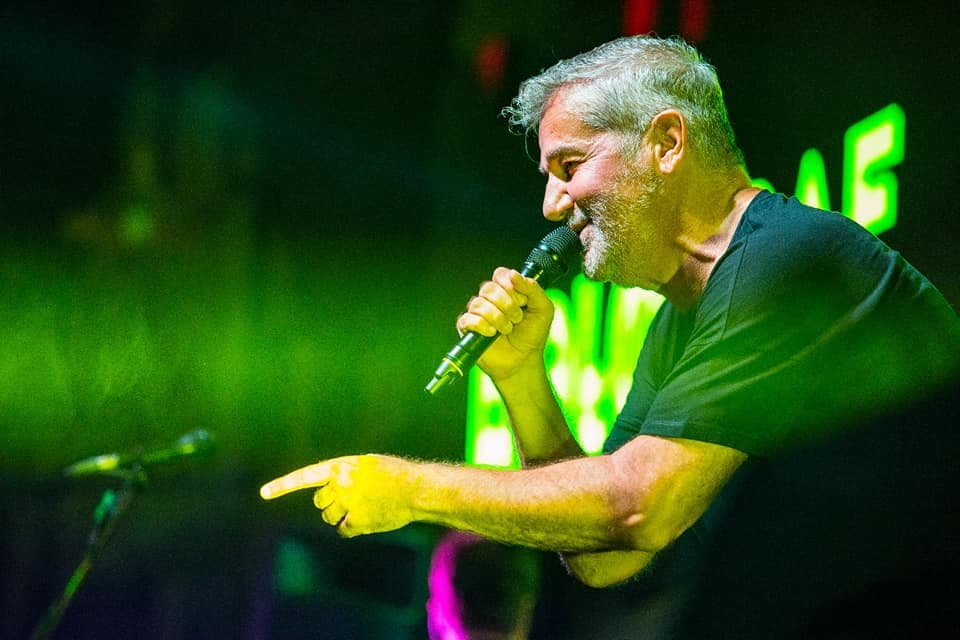 Popular Romanian band faces image crisis after lead singer gets involved in event organized by city hall