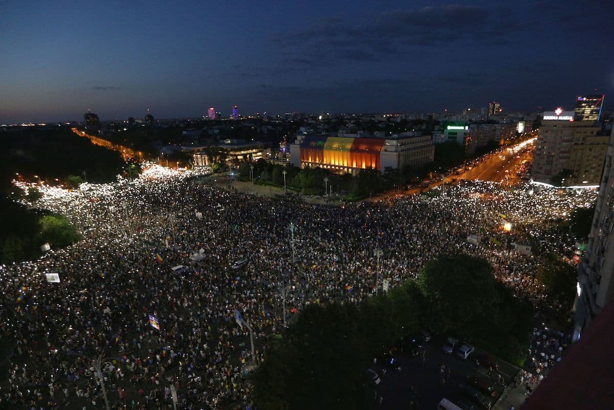 Romanians living abroad to return to the country for another big protest this summer