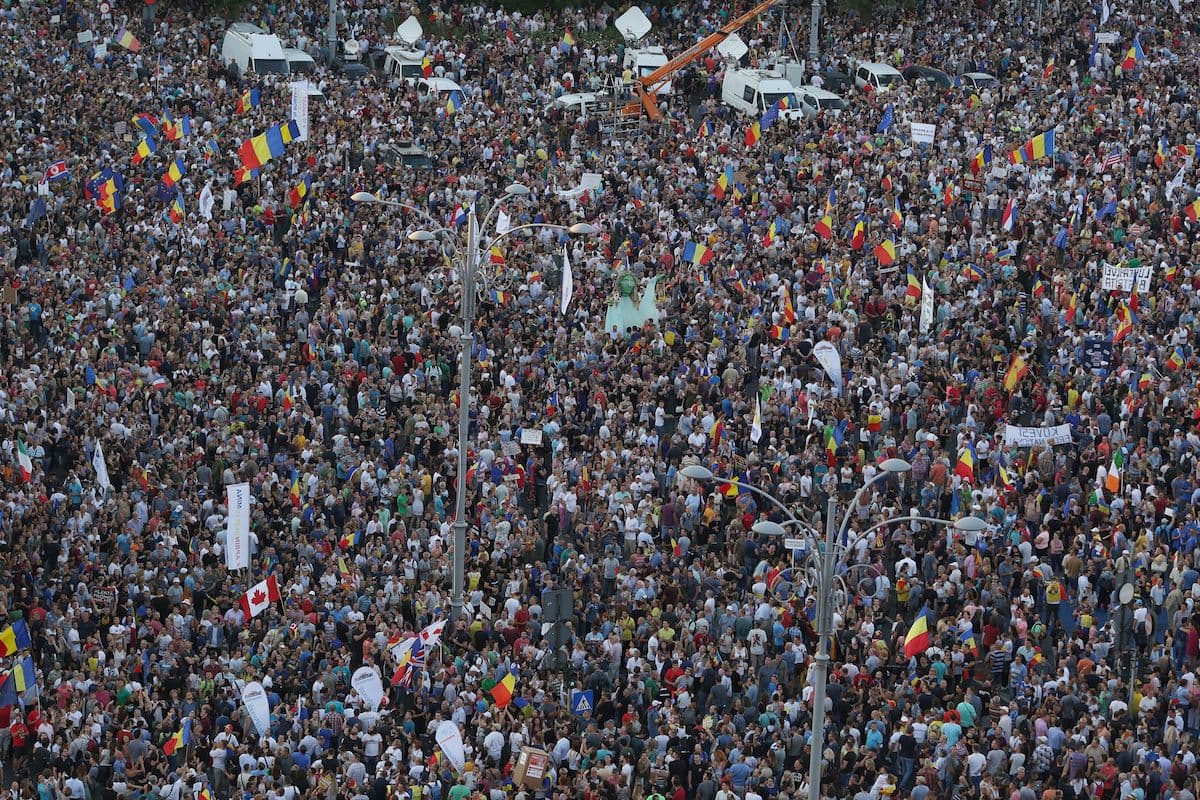 Police find gun stolen from gendarme during August 10 protest in Bucharest