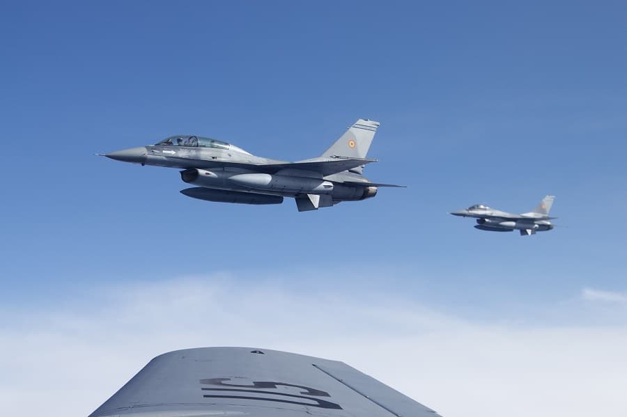 F-16 fighters miss National Day parade in Bucharest due to frozen runway