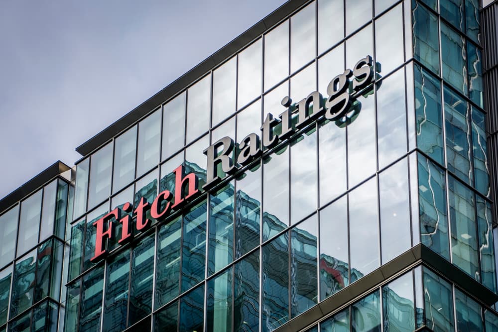 Fitch revises Romania’s rating outlook to negative, projects 8%-of-GDP public deficit
