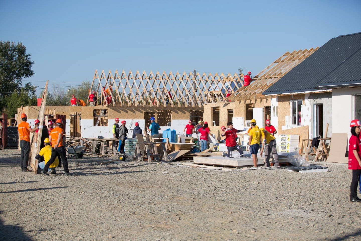 Over 300 volunteers to build social housing in southern Romania this fall