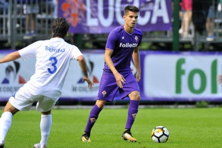 Famous Romanian footballer wants to buy back his son from Fiorentina