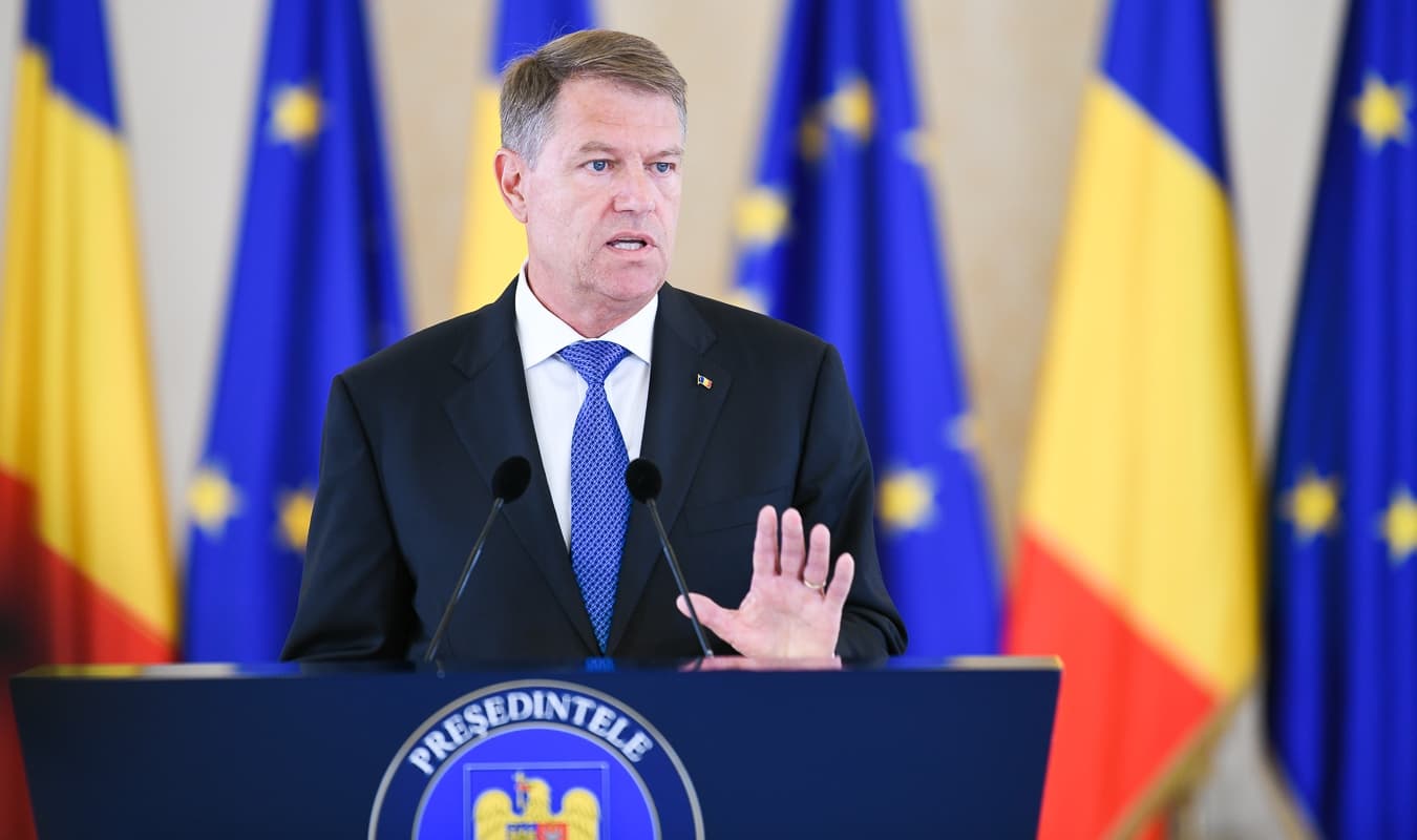 Romanian president goes to Germany to receive award for promoting democratic values