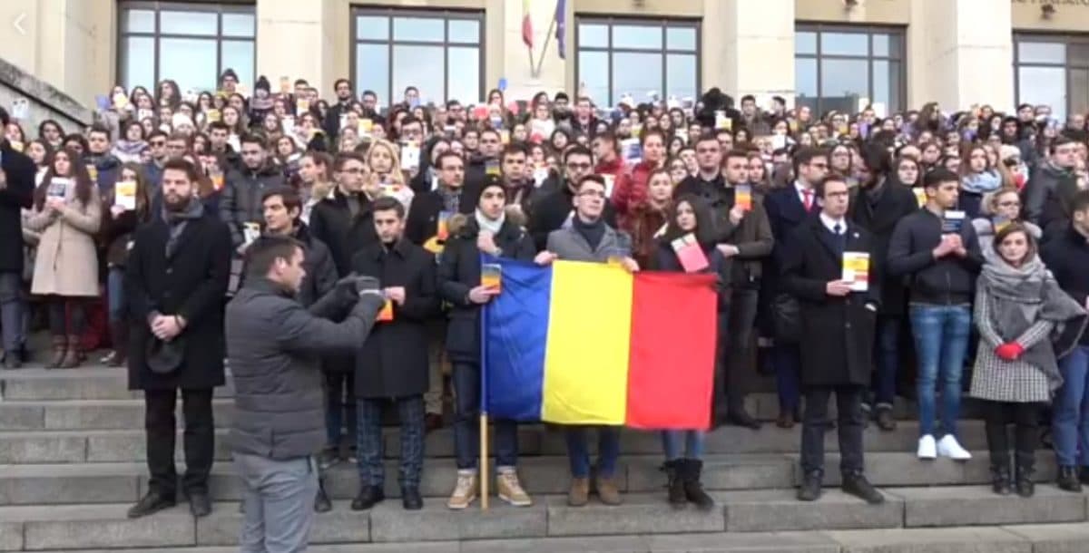 Students in Romania join protests against justice laws changes