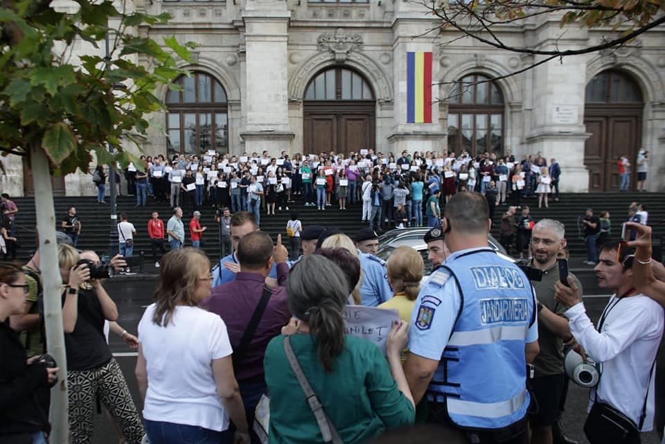 Romanian magistrates protest over justice laws changes